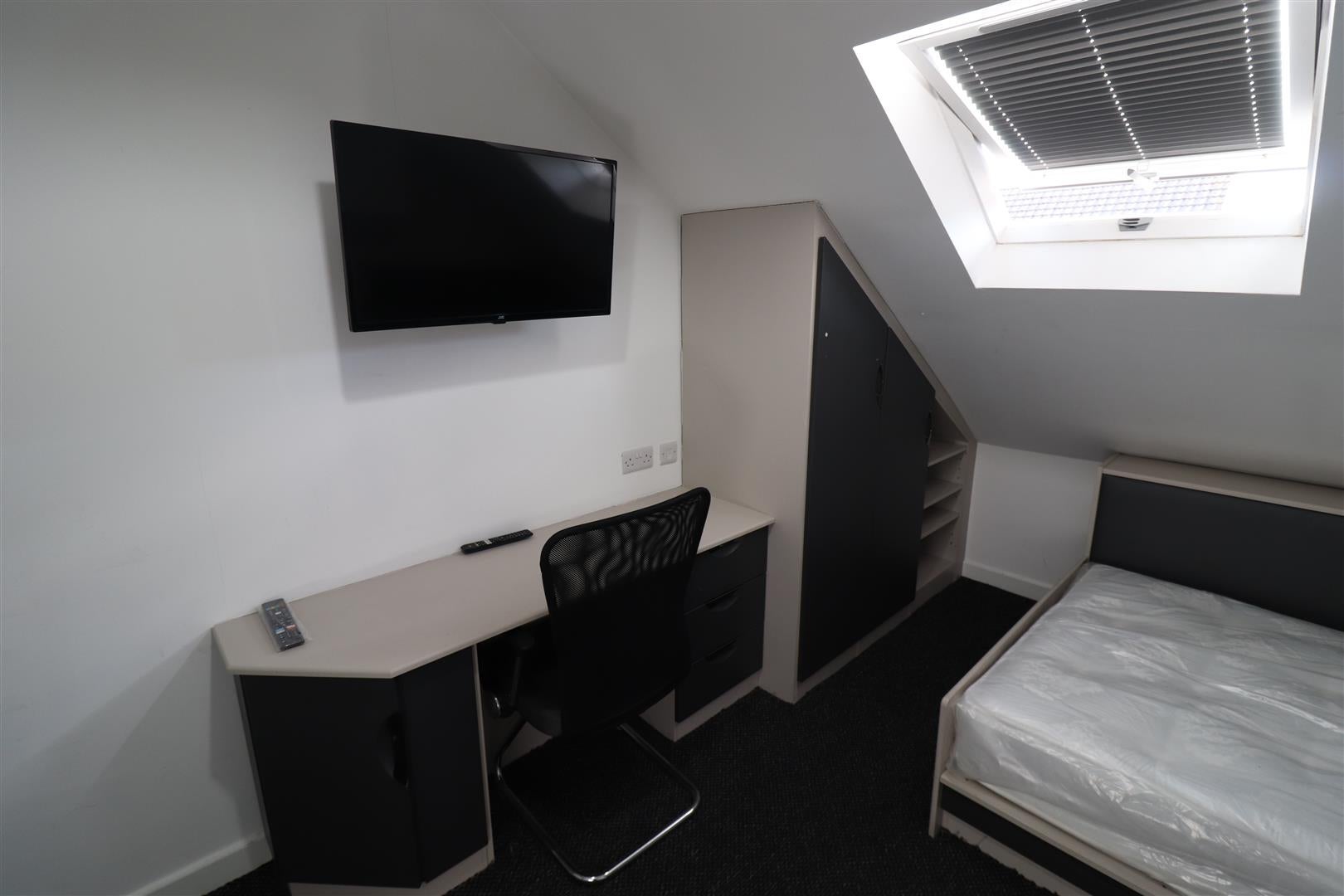 Room St. George's Road in Coventry
