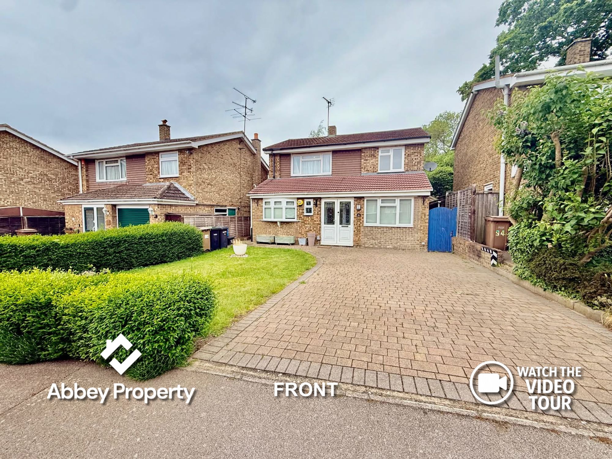 Flat Brompton Close in Luton