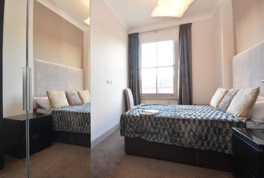 Flat Queenstown Road in Greater London