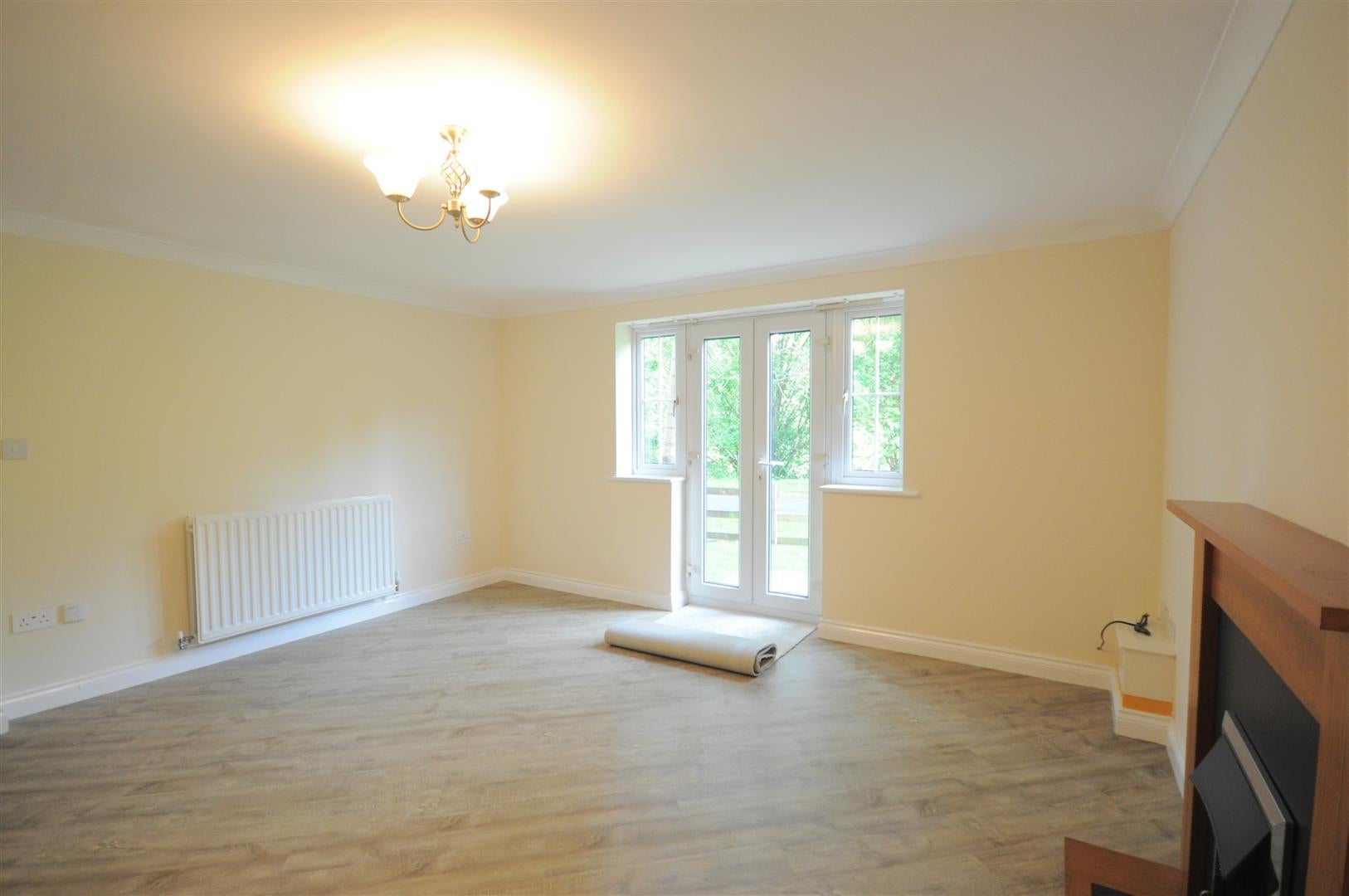 Flat Trent Bridge Close in Stoke-on-Trent