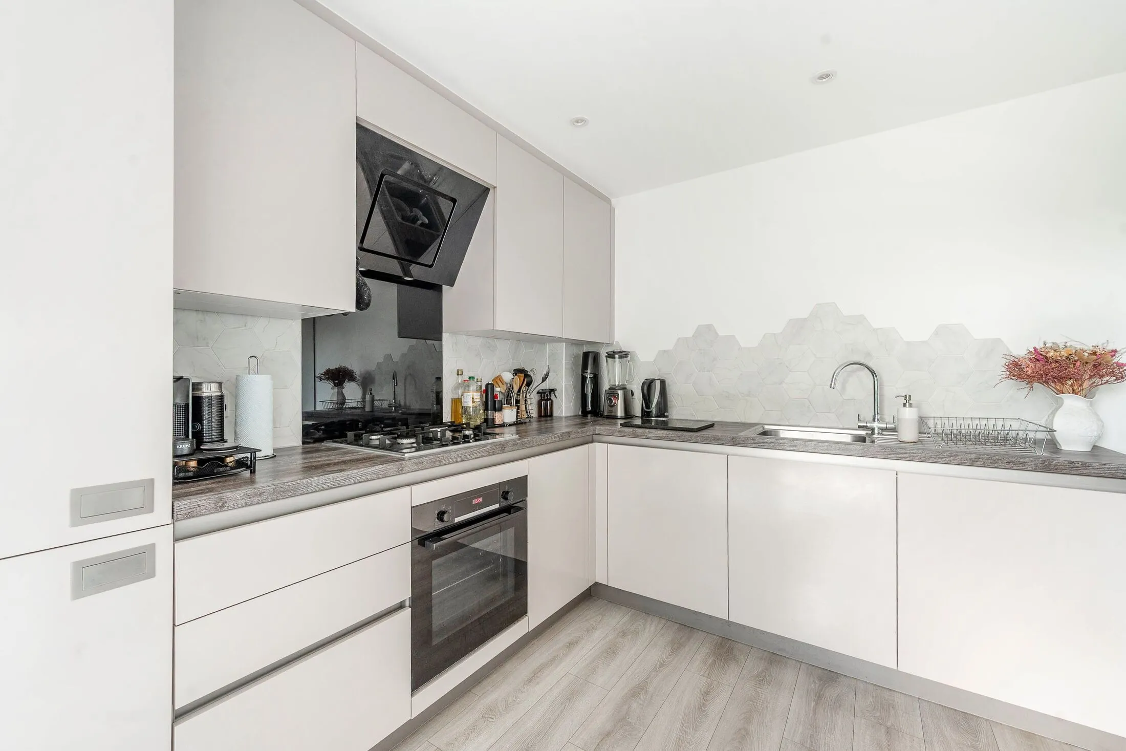 Flat Ellen Webb Drive in Greater London