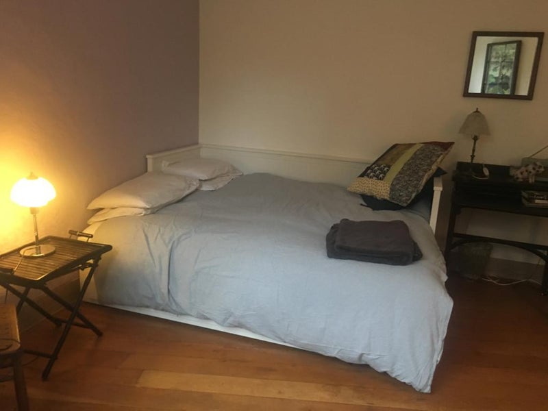 Room Ravenscroft Street in Greater London