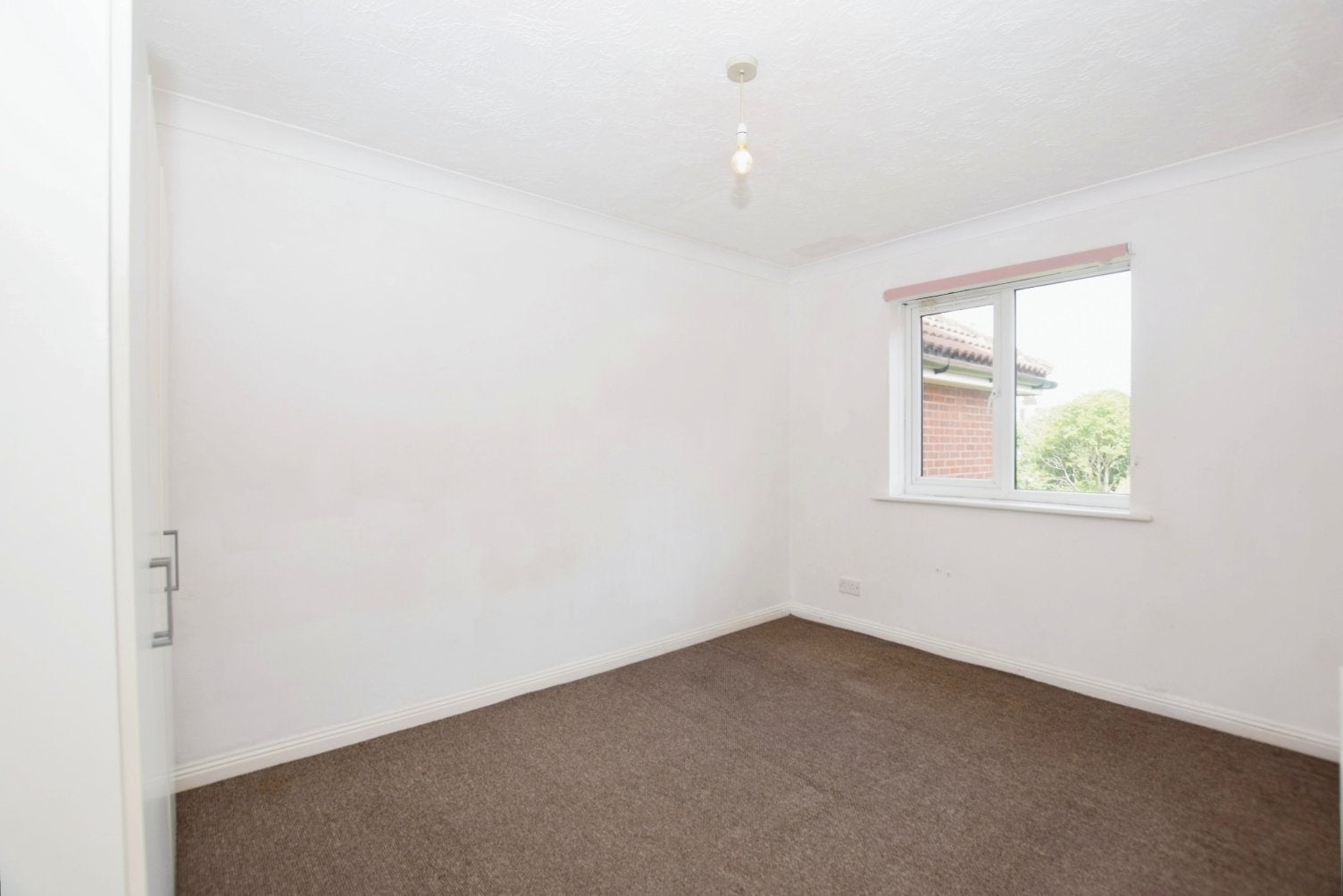 Flat Stubbs Drive in Greater London
