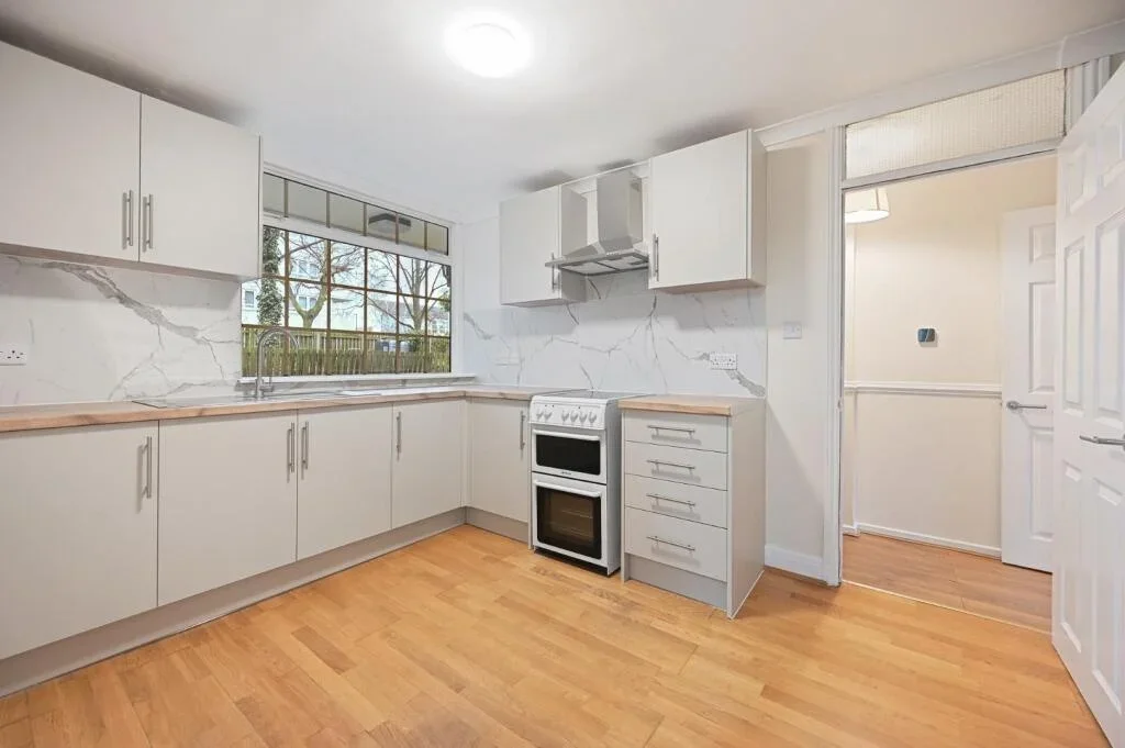 Flat Arundel House in Greater London