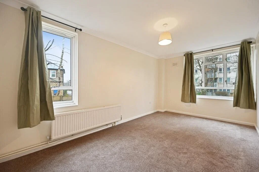 Flat Arundel House in Greater London