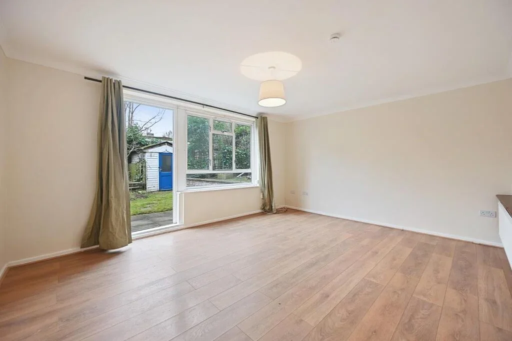 Flat Arundel House in Greater London