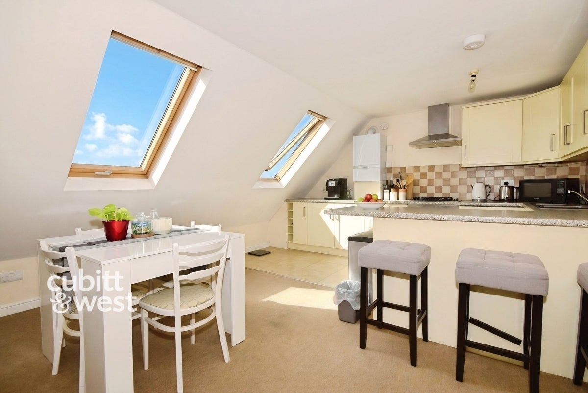 Flat Orchard Street in Chichester