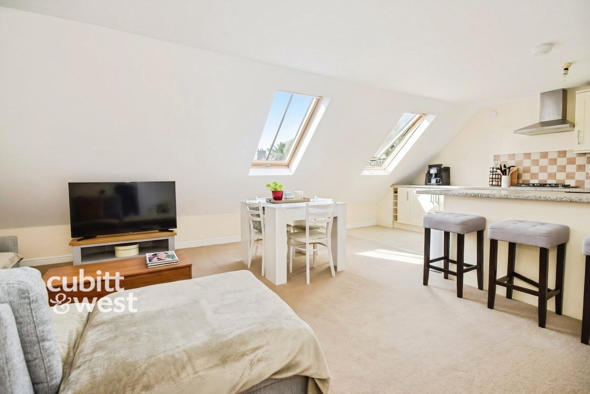 Flat Orchard Street in Chichester