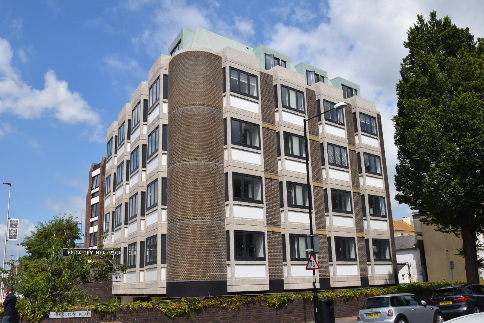 Flat Gildredge Road in Eastbourne