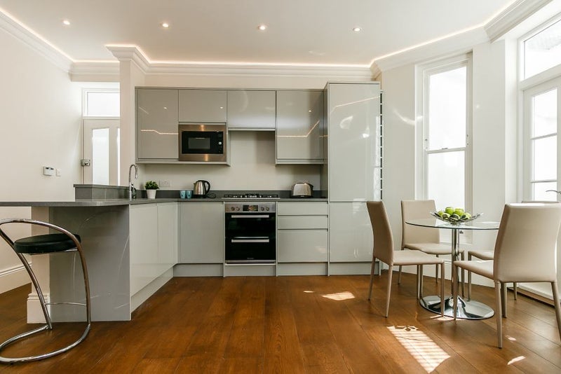 Room Thurleigh Road in Greater London