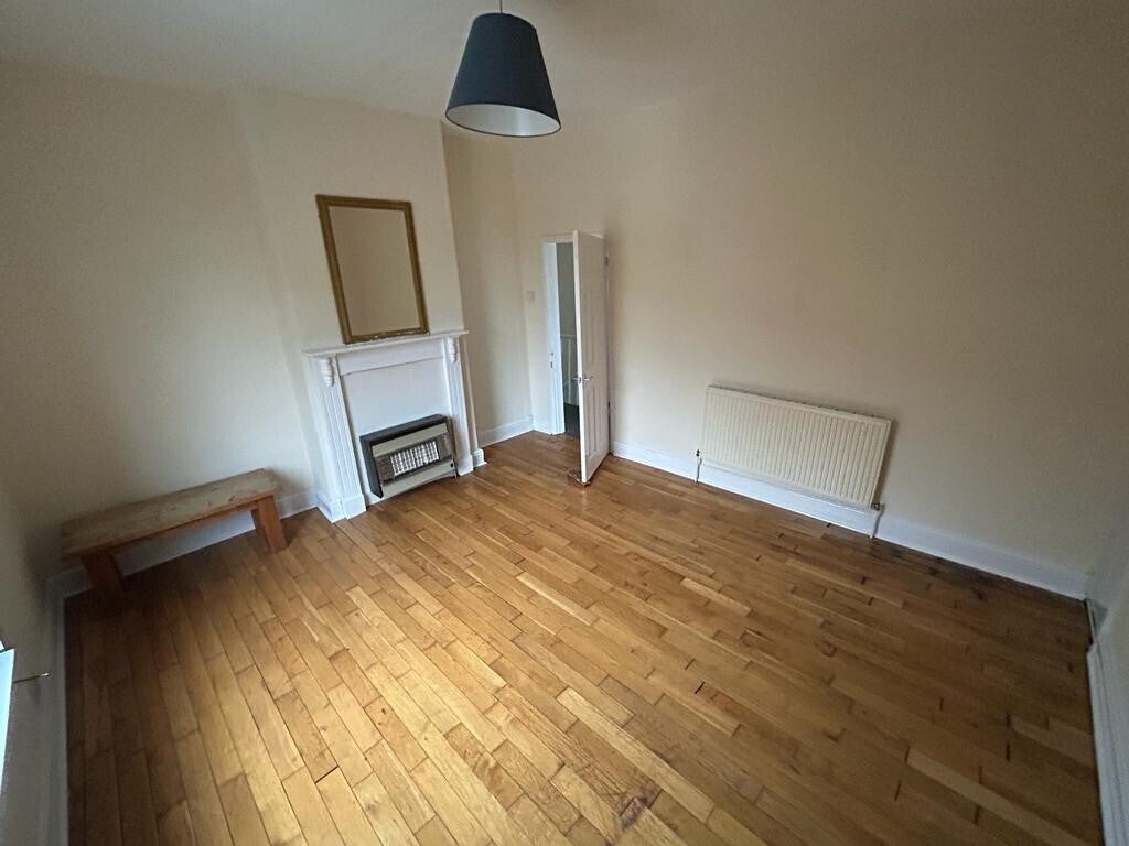 Flat Brinsworth Road in Rotherham