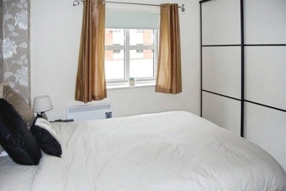 Flat Curzon Place in Gateshead