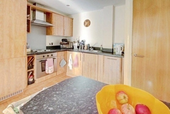 Flat Curzon Place in Gateshead