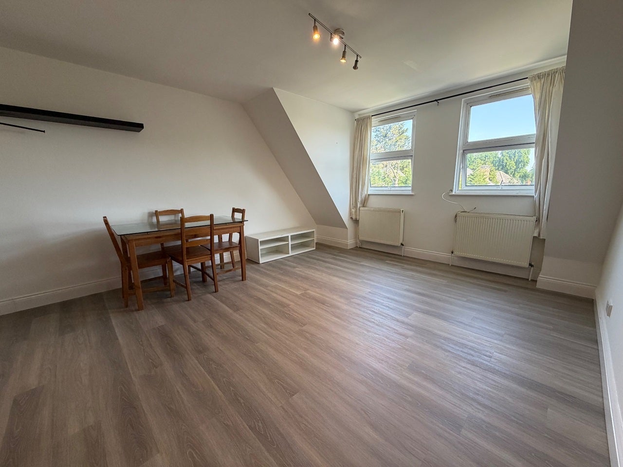 Flat Finchley Lane in Greater London