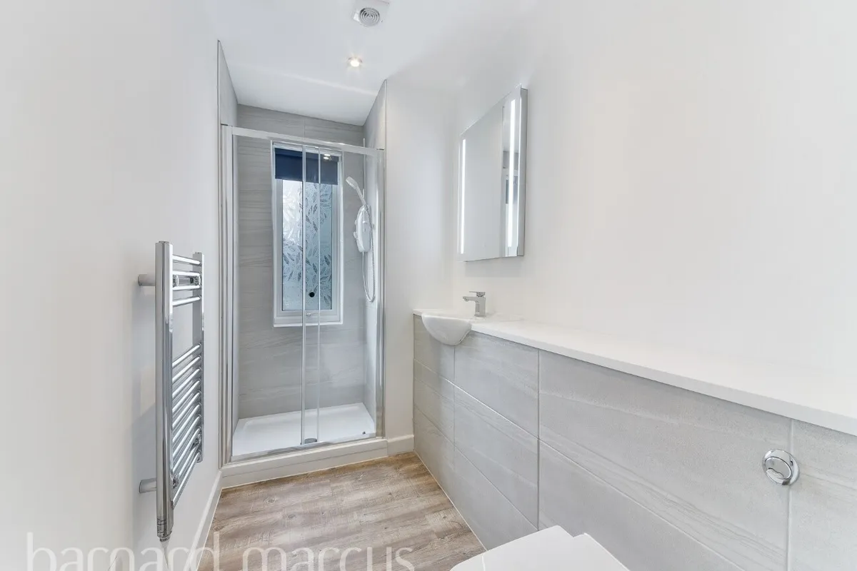 Flat Lodge Road in Greater London