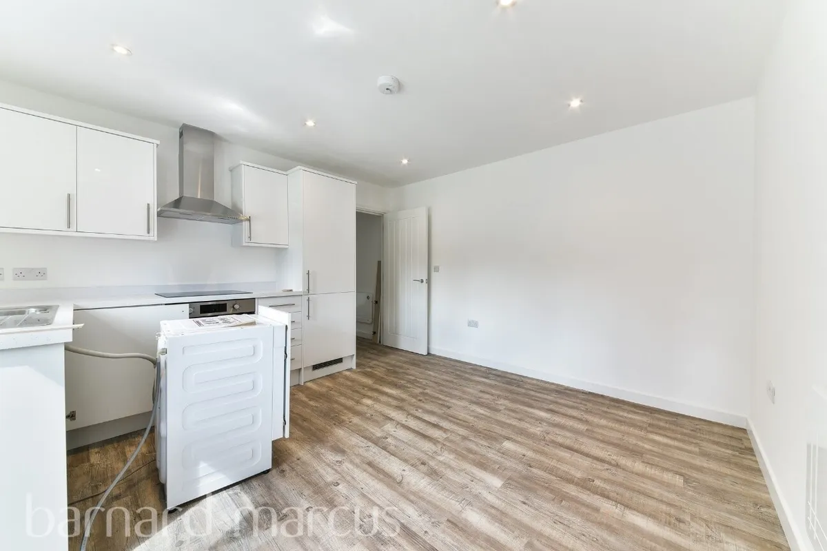 Flat Lodge Road in Greater London