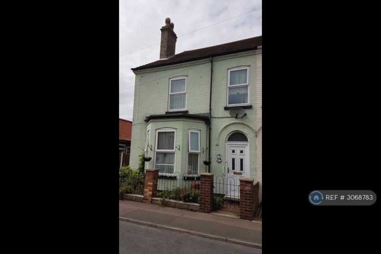 Room Albany Road in Gorleston-on-Sea