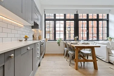 Flat Great Titchfield Street in City of Westminster