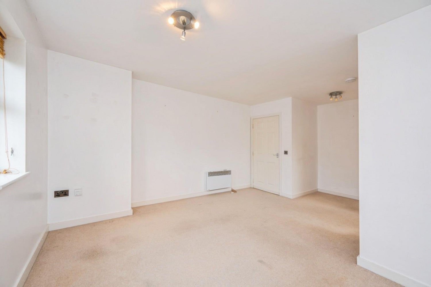 Flat Deykin Road in Lichfield