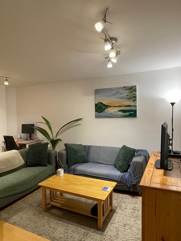 Room Hargrave Road in Greater London