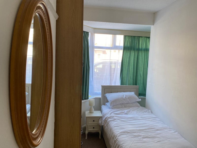 Room Kensington Road in Stoke-on-Trent