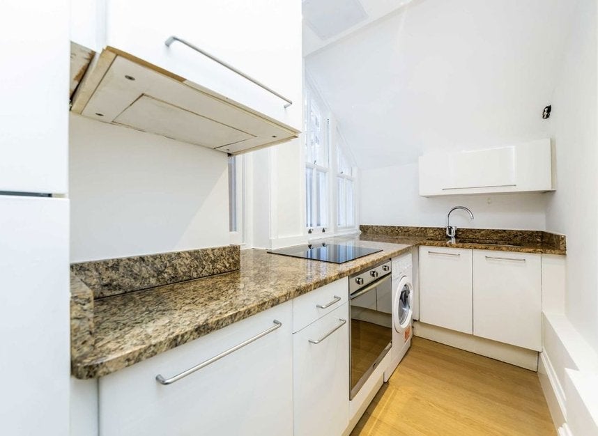 Flat Draycott Place in Greater London