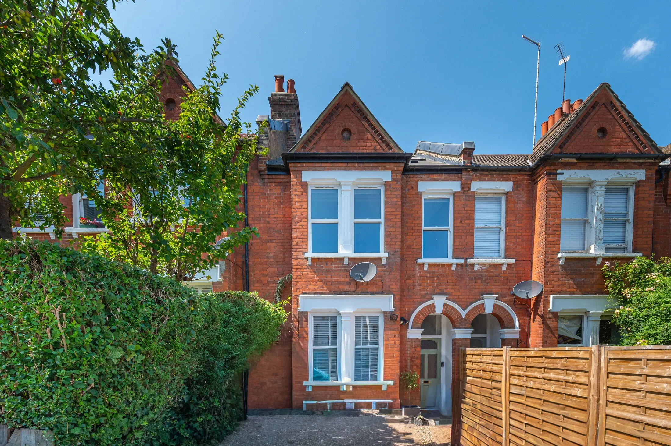 Flat Dunstan's Road in Greater London