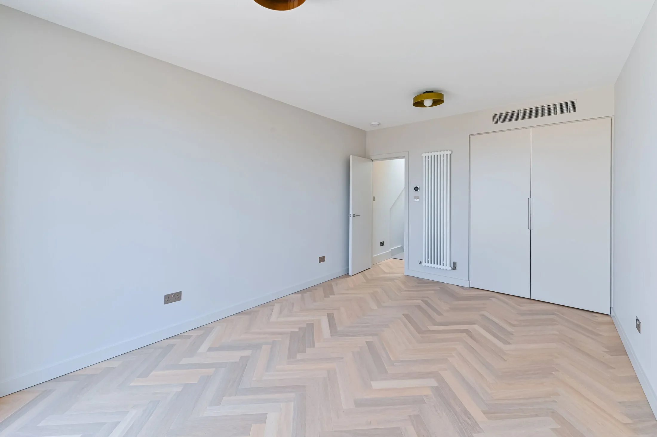 Flat Dunstan's Road in Greater London