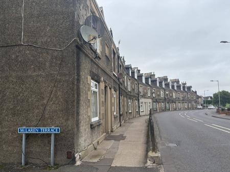 Flat Alloa Road in Carron