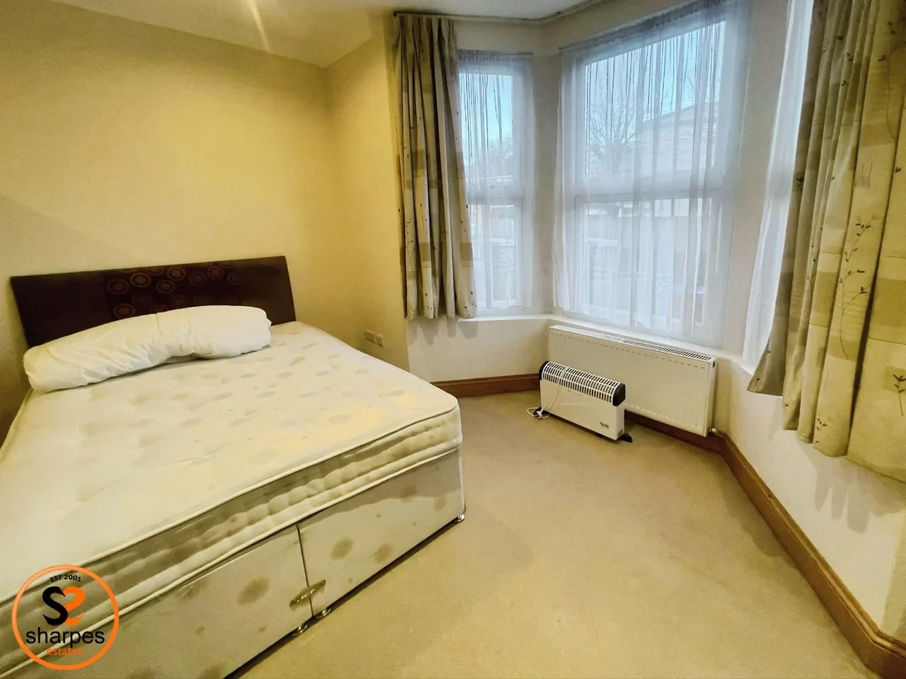 Room Robinson Road in Greater London