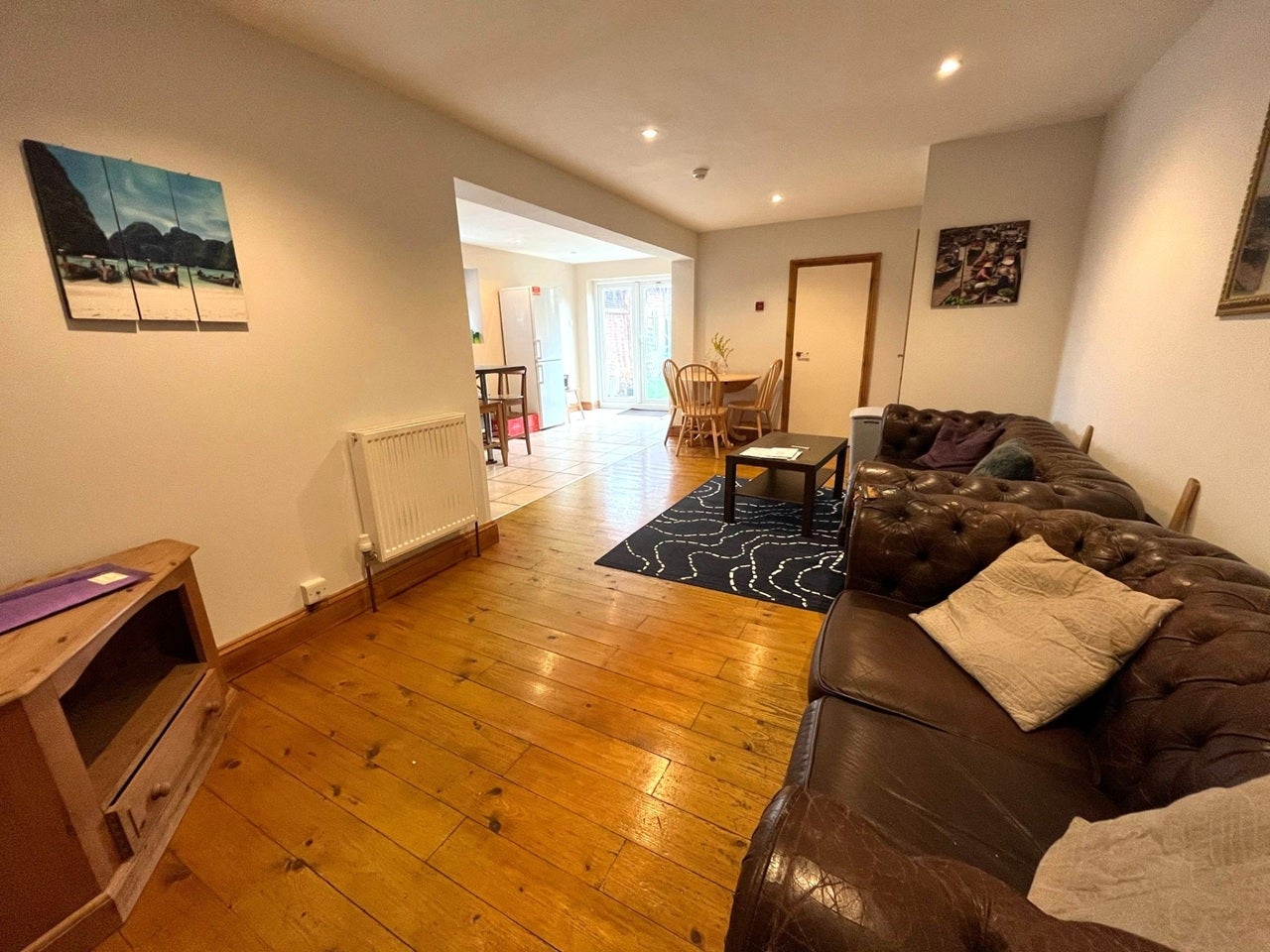 Room Robinson Road in Greater London