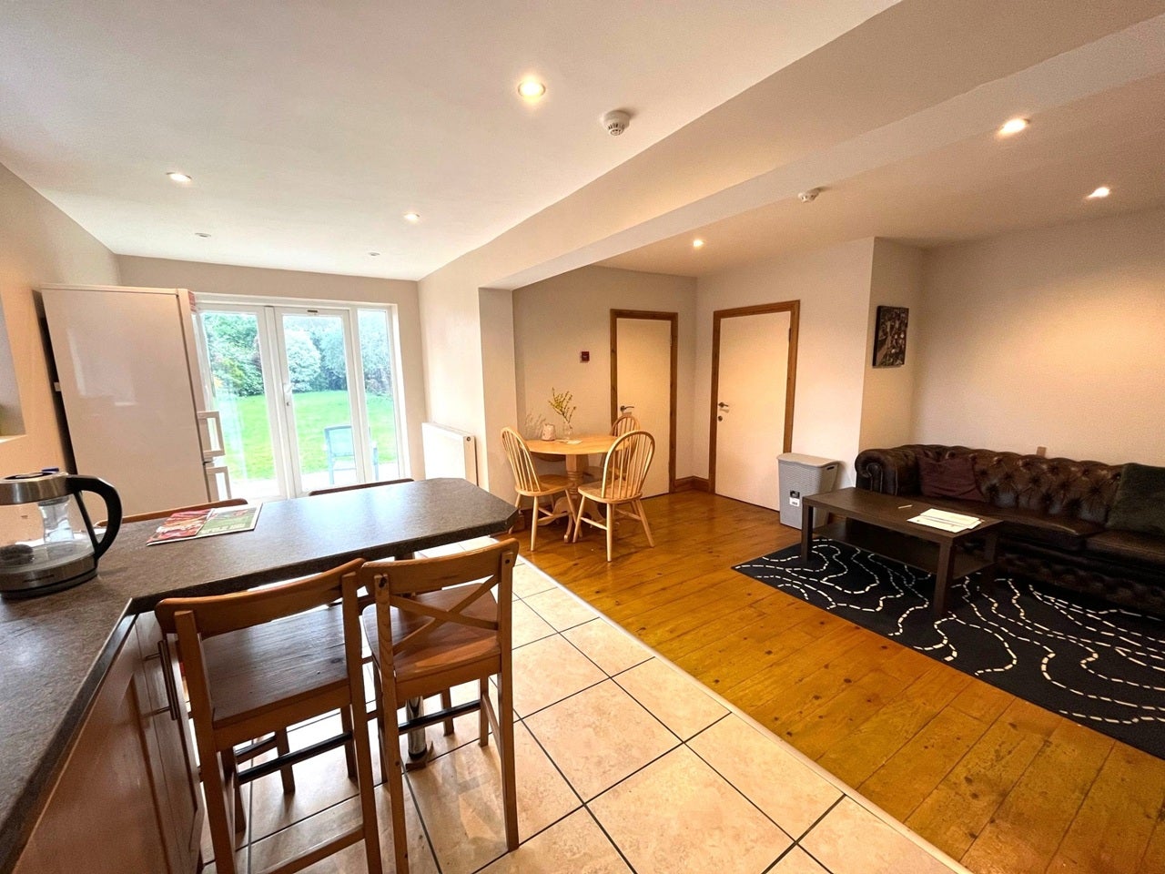 Room Robinson Road in Greater London