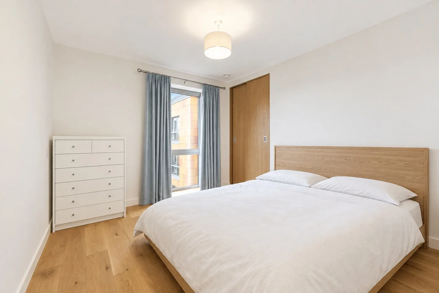Flat Rathbone Market in Greater London