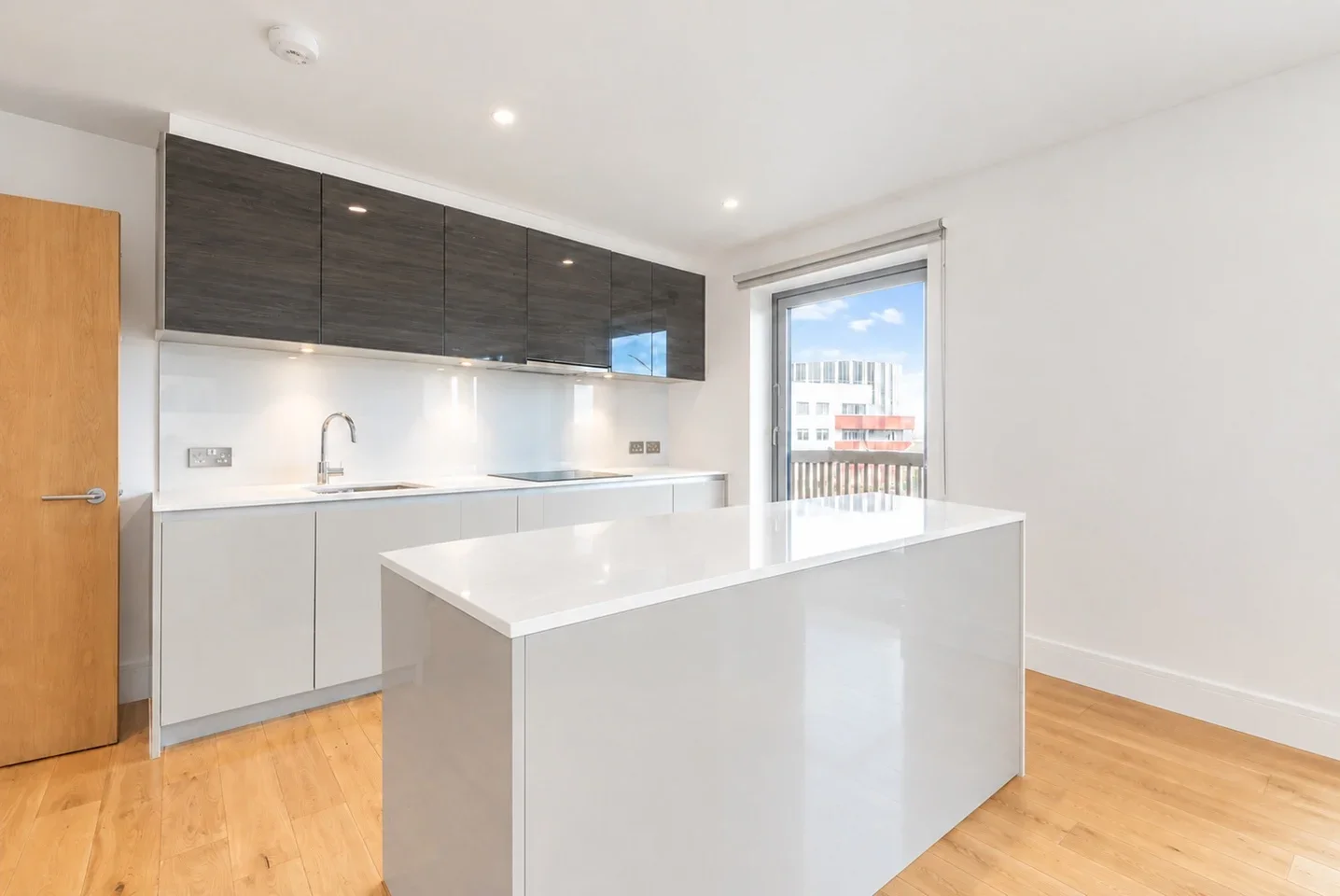 Flat Rathbone Market in Greater London