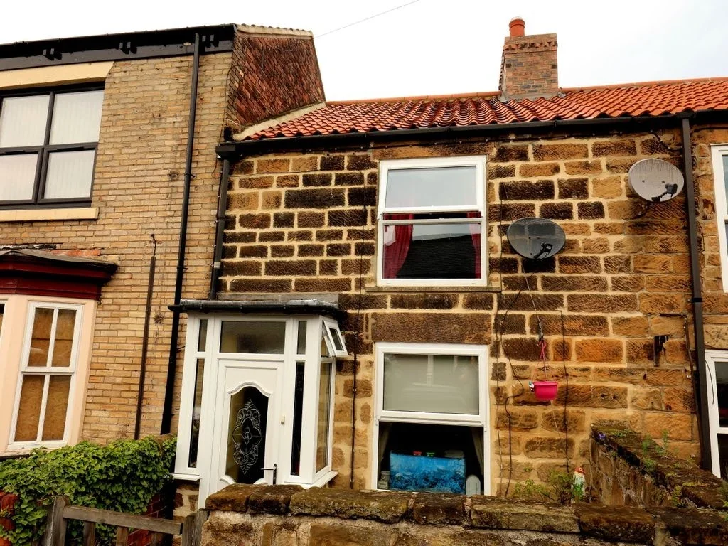 House High Street in Lazenby