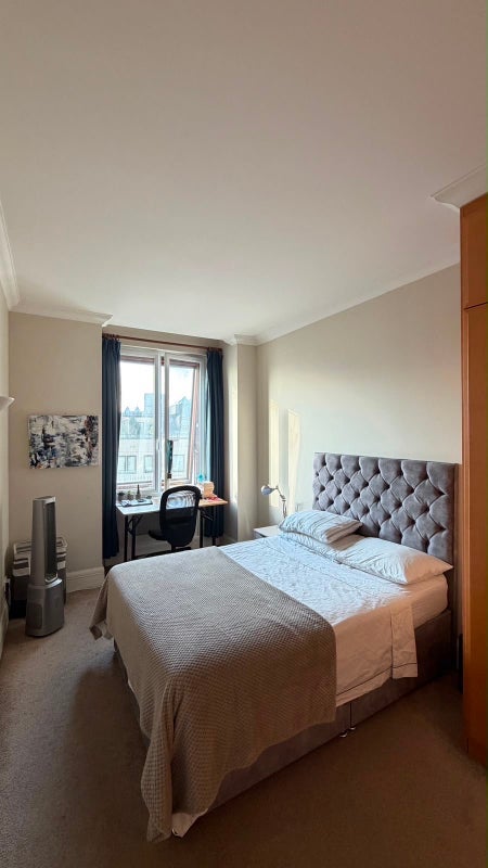 Room Belvedere Road in Greater London