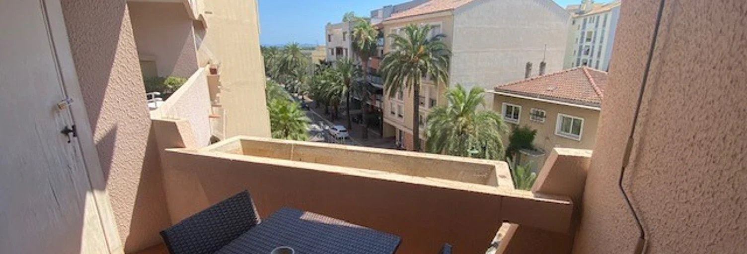 Flat Avenue Jean Moulin in Hyères