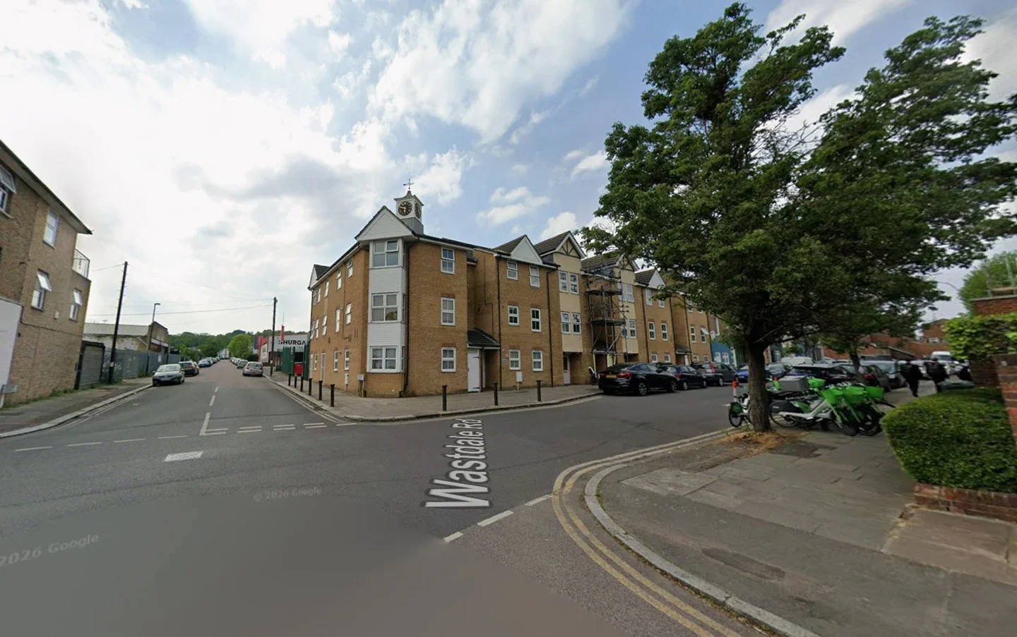 Flat Wastdale Road in Greater London
