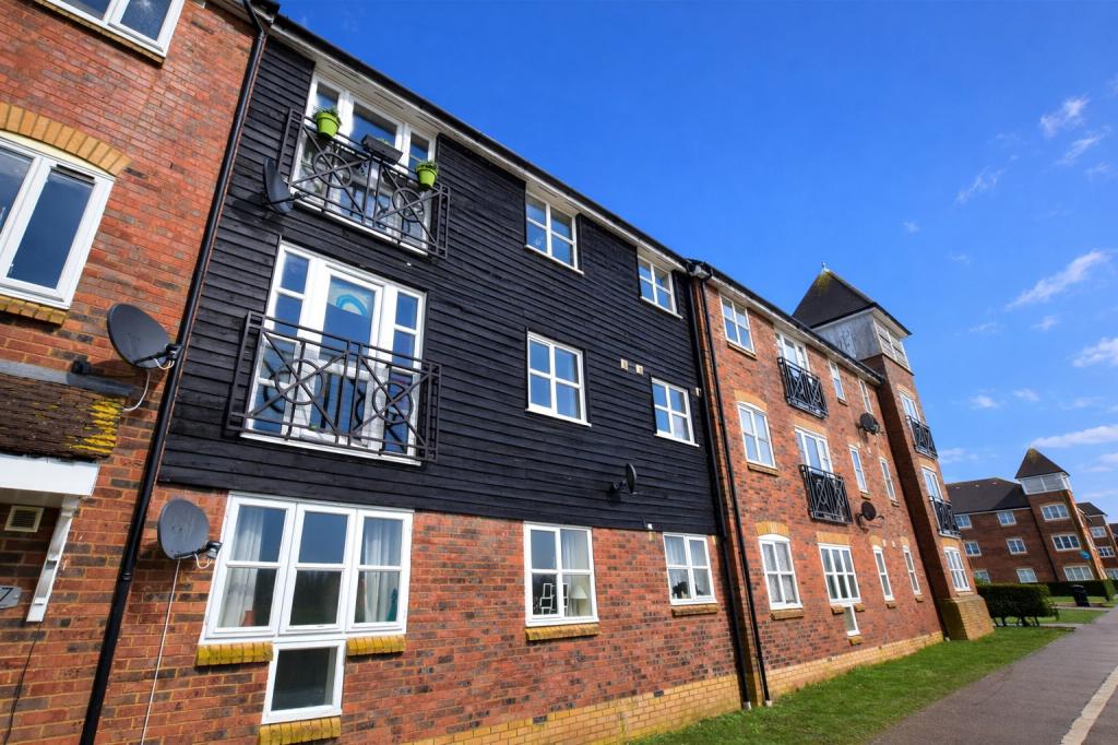Flat East Stour Way in Ashford