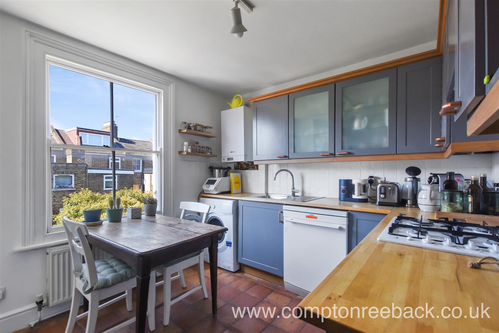 Flat Croxley Road in City of Westminster