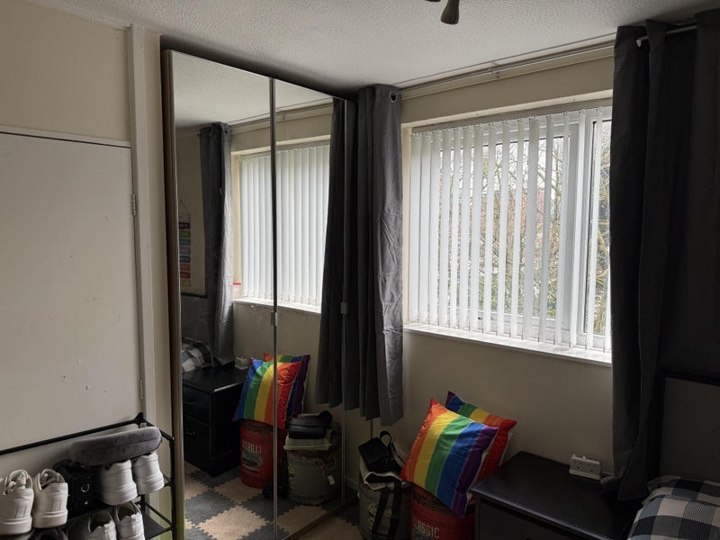 Room Rolling Street in Salford