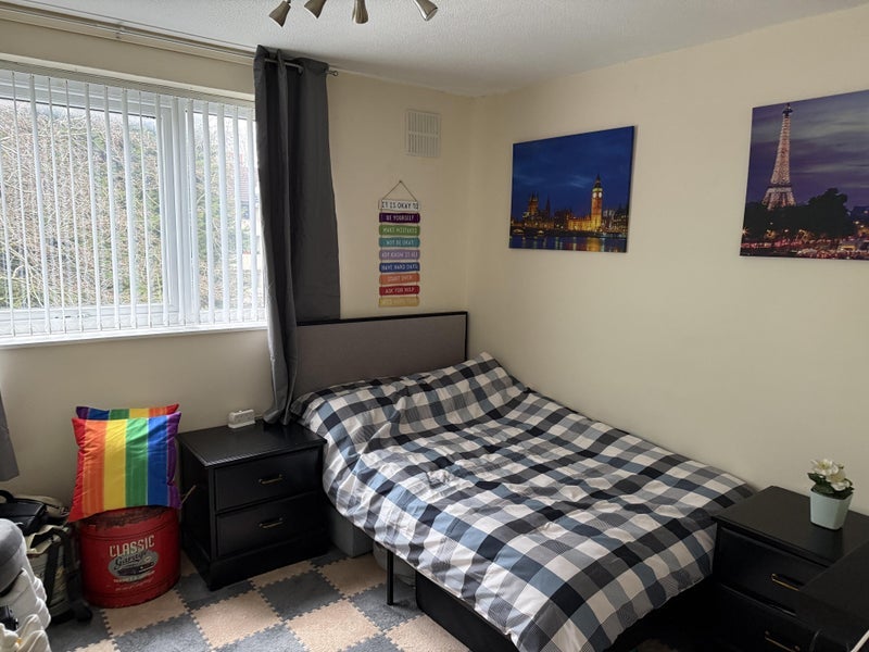 Room Rolling Street in Salford