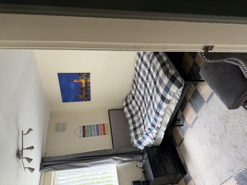 Room Rolling Street in Salford