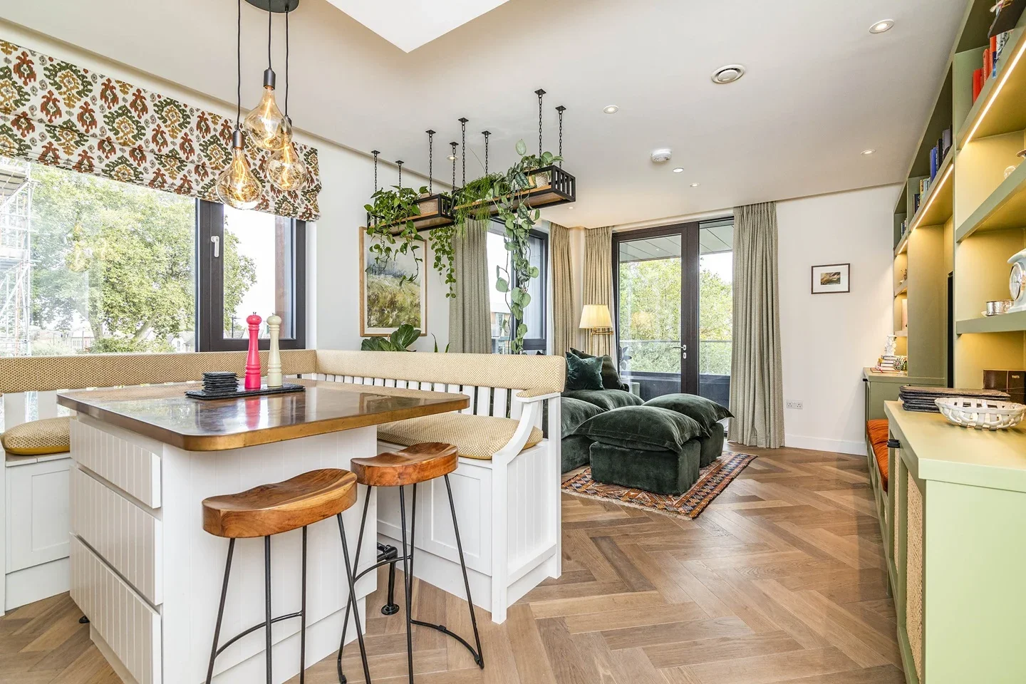 Flat Dawson Street in Greater London