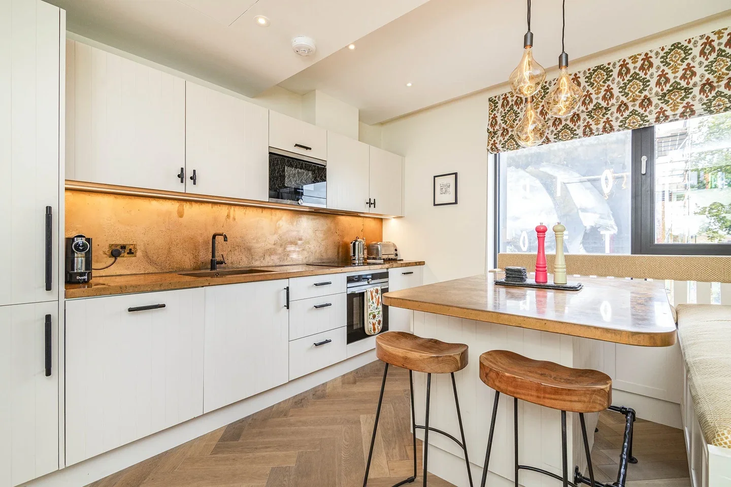 Flat Dawson Street in Greater London