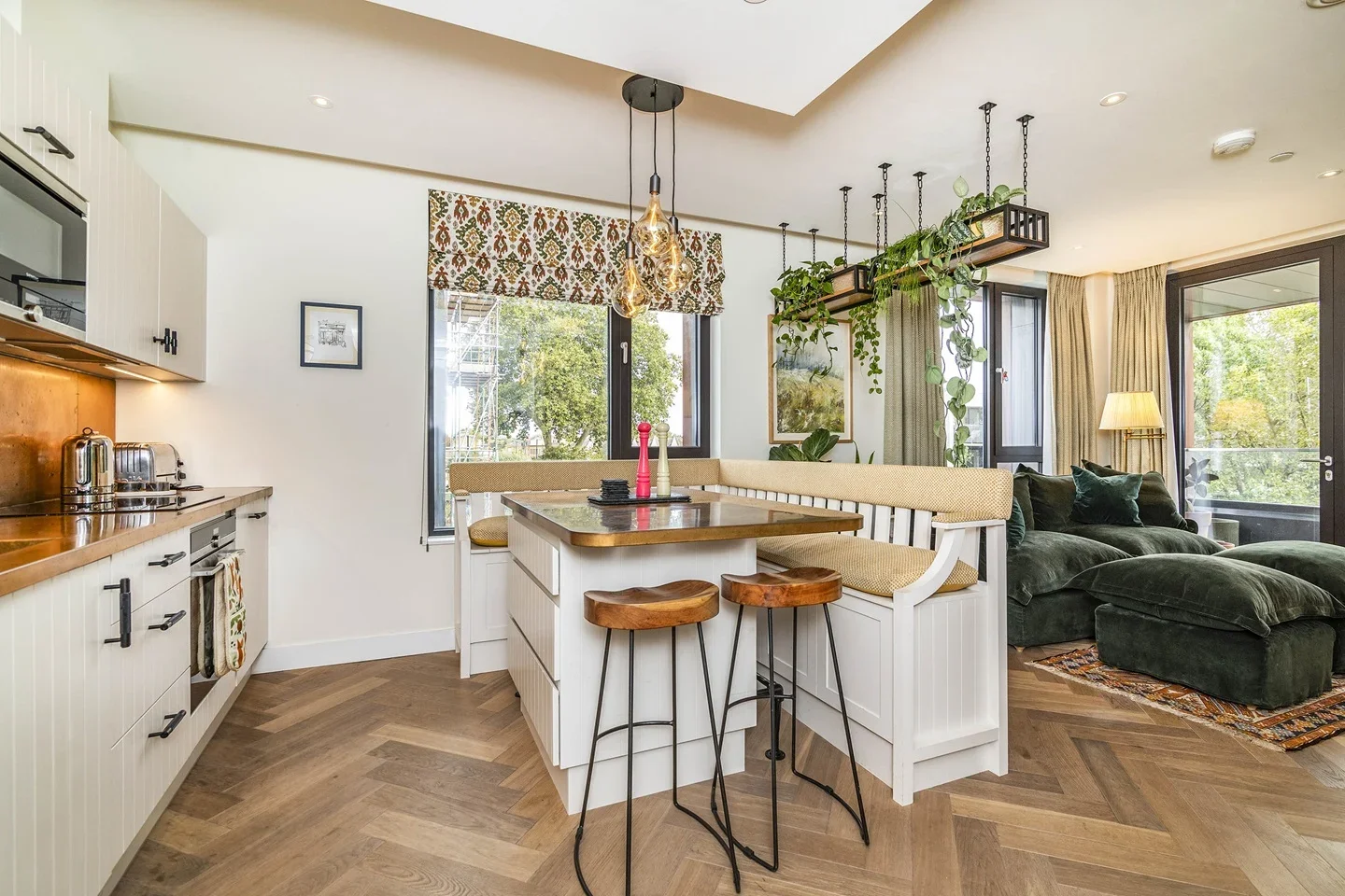 Flat Dawson Street in Greater London