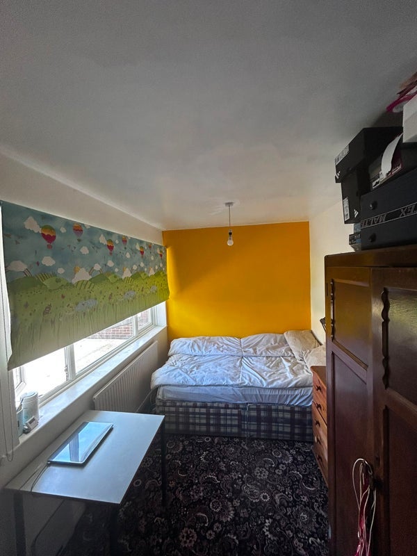 Room Oak Road in Greater London