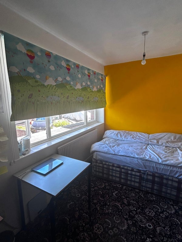 Room Oak Road in Greater London