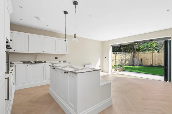 Flat Copsem Lane in Elmbridge