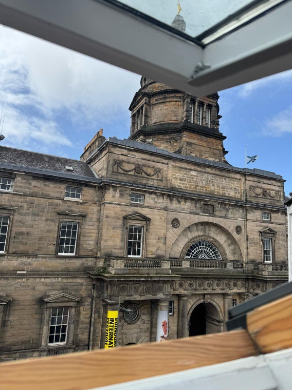 Flat South Bridge in City of Edinburgh
